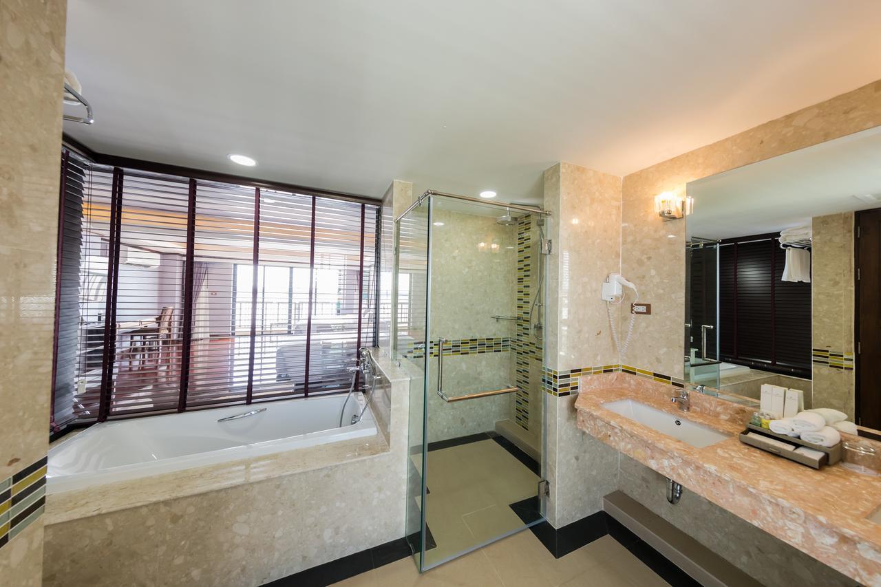 Hotel De Ladda Mukdahan Extérieur photo